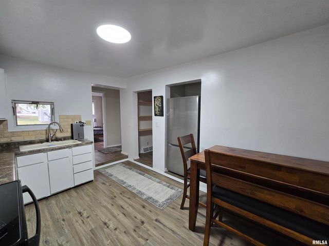 607 N BLUFF Street, Albany, IL 61230