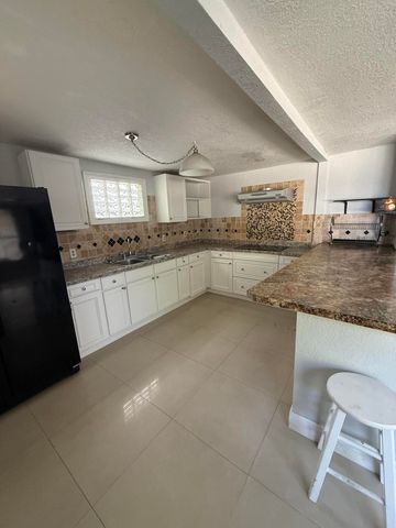 192 CAROLINE Drive, Royal Palm Estates, West Palm Beach, FL 33413