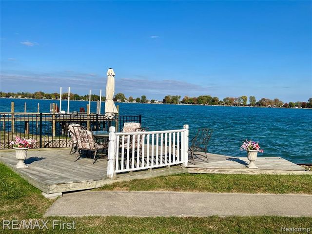 9280 River Road, Clay, MI 48001