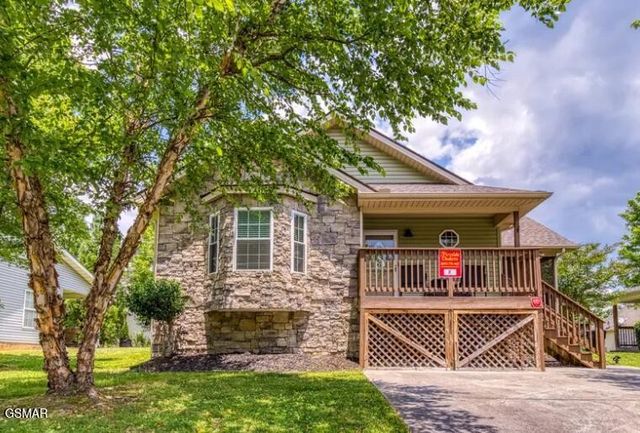 650 Lloyd Huskey Road, Pigeon Forge, TN 37863