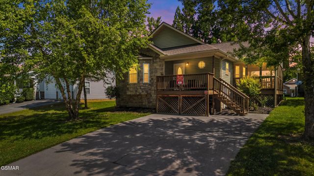 650 Lloyd Huskey Road, Pigeon Forge, TN 37863