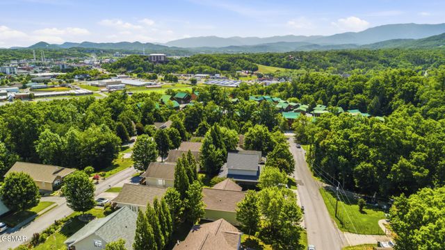 650 Lloyd Huskey Road, Pigeon Forge, TN 37863