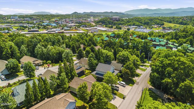 650 Lloyd Huskey Road, Pigeon Forge, TN 37863