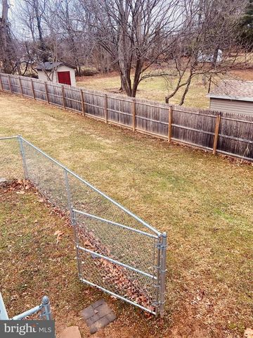 32 SCOTT DR, Shepherdstown, WV 25443