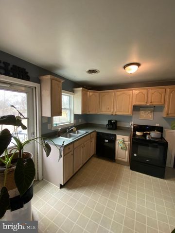 32 SCOTT DR, Shepherdstown, WV 25443