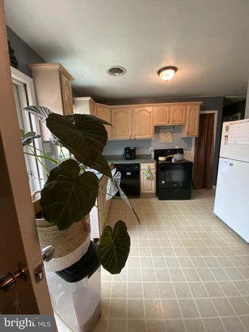 32 SCOTT DR, Shepherdstown, WV 25443