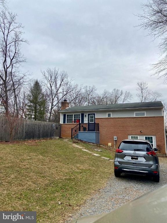 32 SCOTT DR, Shepherdstown, WV 25443