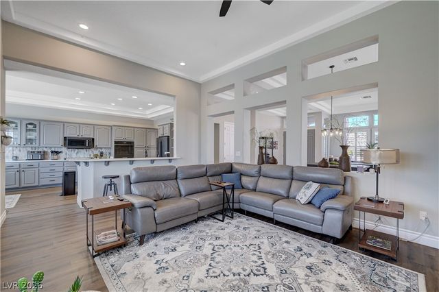 10533 Shoalhaven Drive, Las Vegas, NV 89134