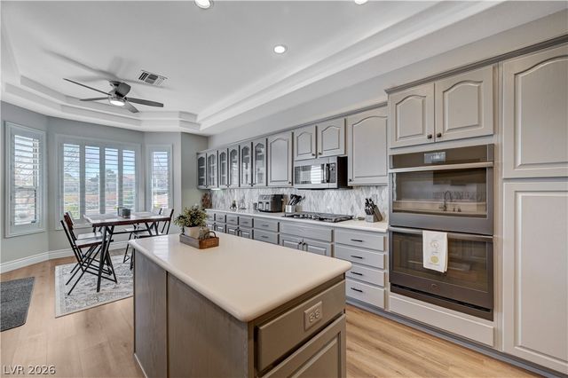 10533 Shoalhaven Drive, Las Vegas, NV 89134