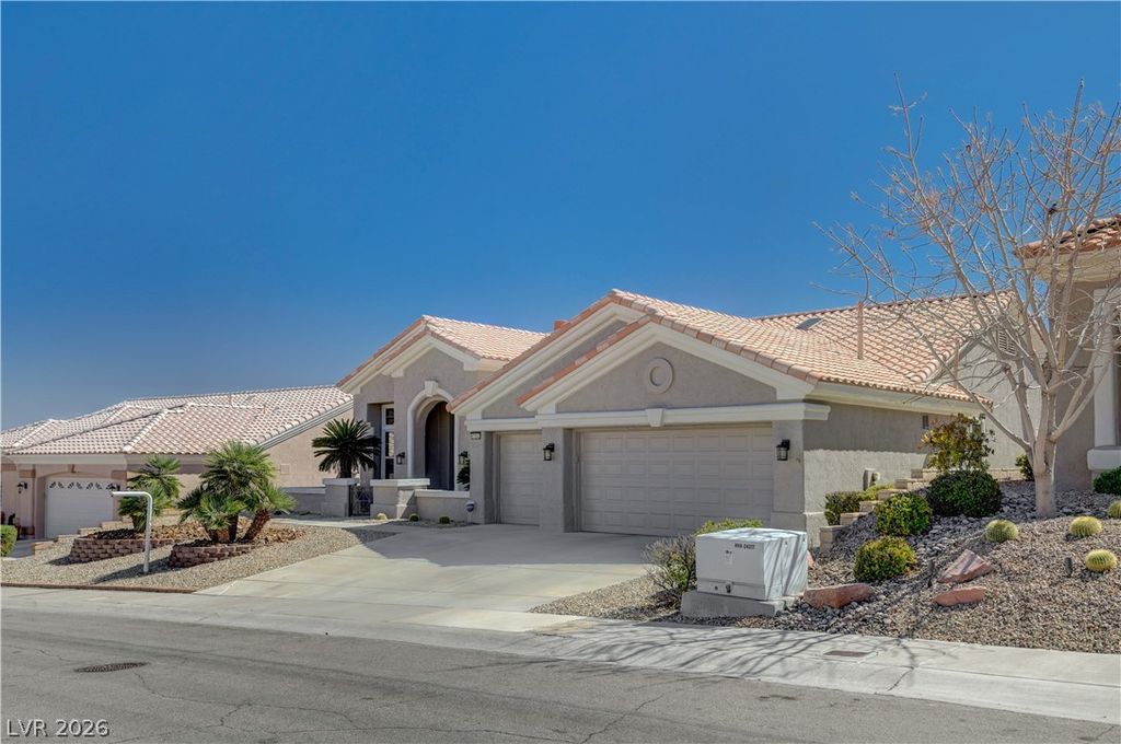 10533 Shoalhaven Drive, Las Vegas, NV 89134