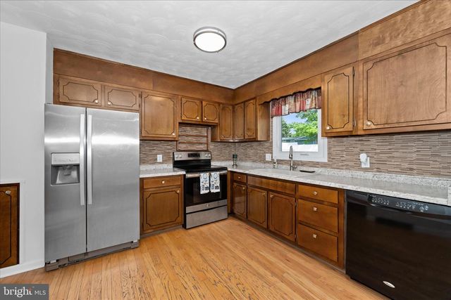 376 VALLEY DRIVE, Fayetteville, PA 17222