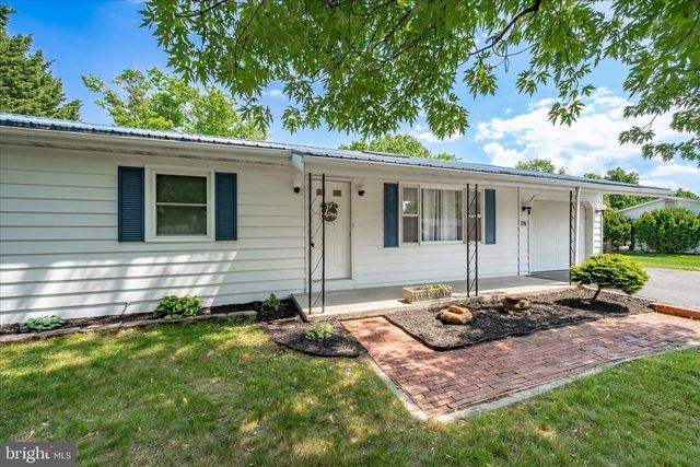 376 VALLEY DRIVE, Fayetteville, PA 17222