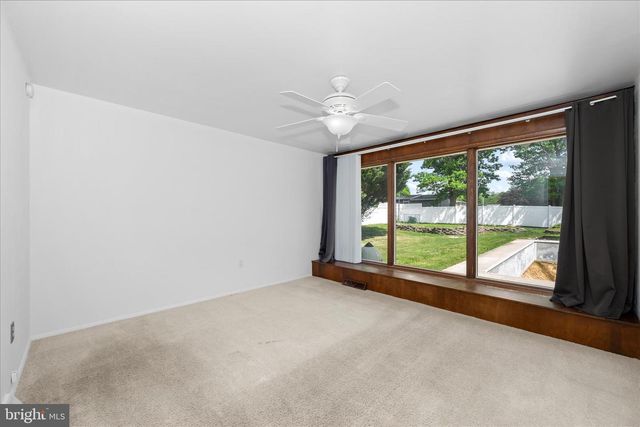 376 VALLEY DRIVE, Fayetteville, PA 17222