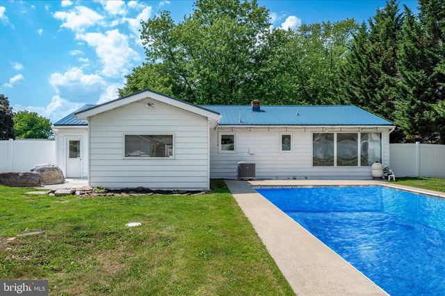 376 VALLEY DRIVE, Fayetteville, PA 17222