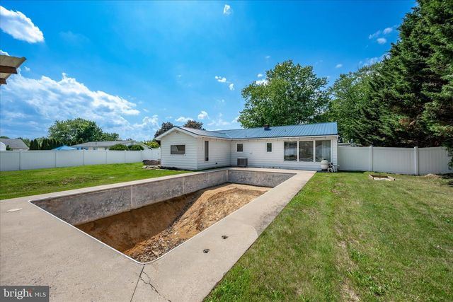 376 VALLEY DRIVE, Fayetteville, PA 17222