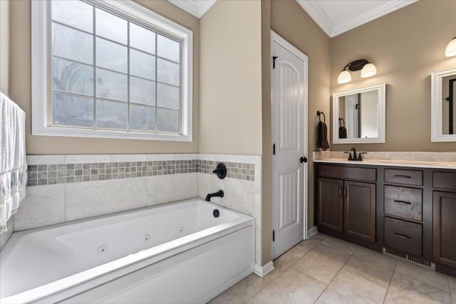 1990 Jackie Lorraine Dr, Clarksville, TN 37042