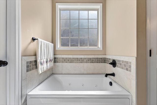 1990 Jackie Lorraine Dr, Clarksville, TN 37042