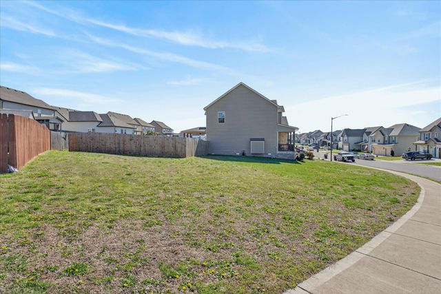 1990 Jackie Lorraine Dr, Clarksville, TN 37042