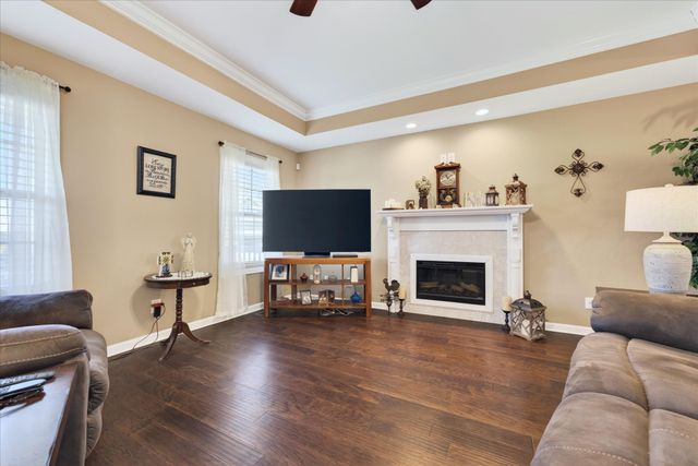 1990 Jackie Lorraine Dr, Clarksville, TN 37042