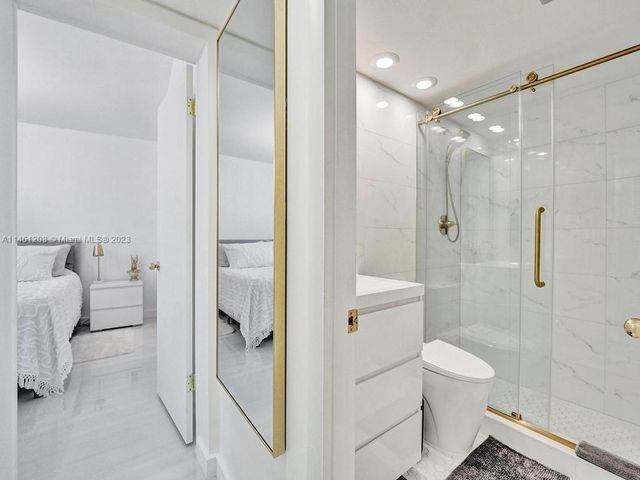 300 Golden Isles Dr 312, Hallandale Beach, FL 33009