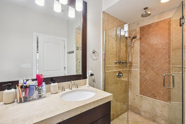 3815 N Kedzie Avenue 2S, Chicago, IL 60618