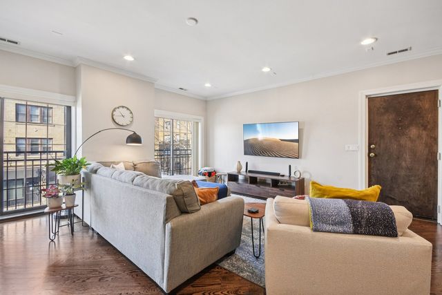 3815 N Kedzie Avenue 2S, Chicago, IL 60618