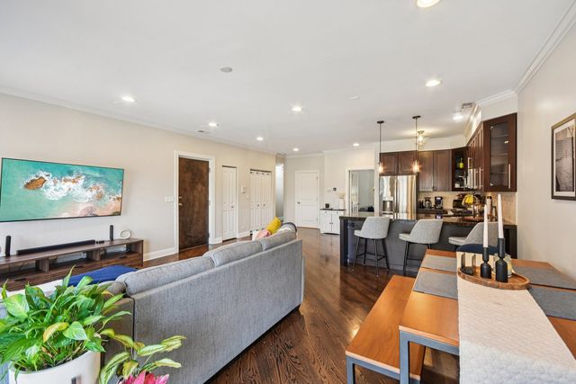 3815 N Kedzie Avenue 2S, Chicago, IL 60618