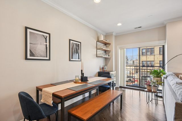 3815 N Kedzie Avenue 2S, Chicago, IL 60618