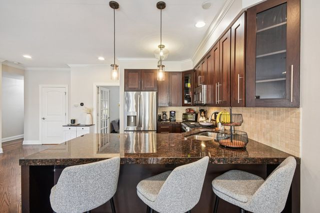 3815 N Kedzie Avenue 2S, Chicago, IL 60618