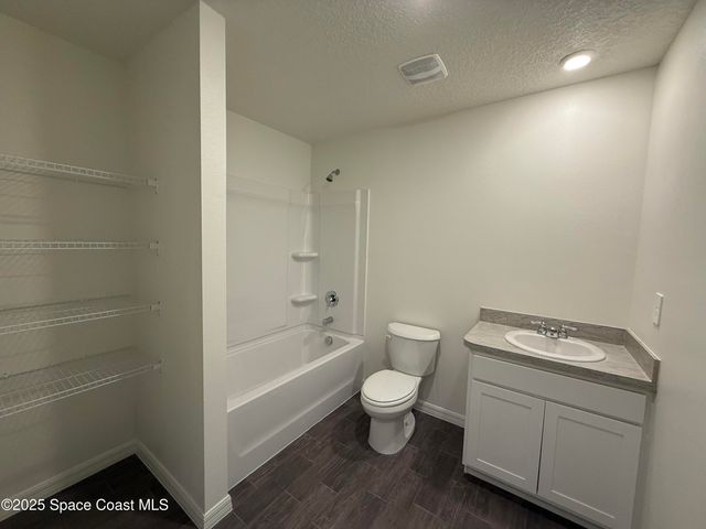 467 Garnet Street SW, Palm Bay, FL 32908