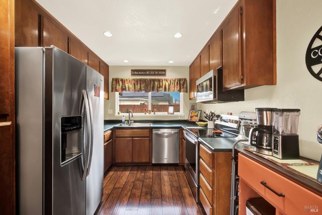 1404 Donner Ct, Suisun City, CA 94585