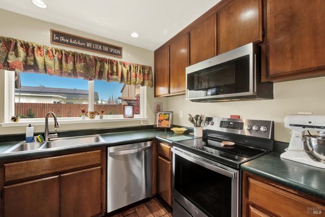 1404 Donner Ct, Suisun City, CA 94585