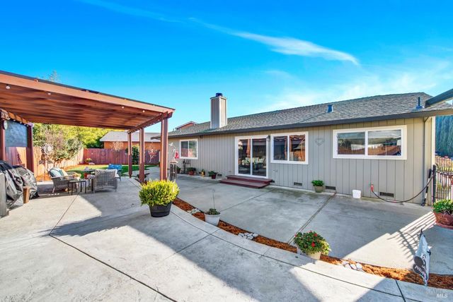 1404 Donner Ct, Suisun City, CA 94585