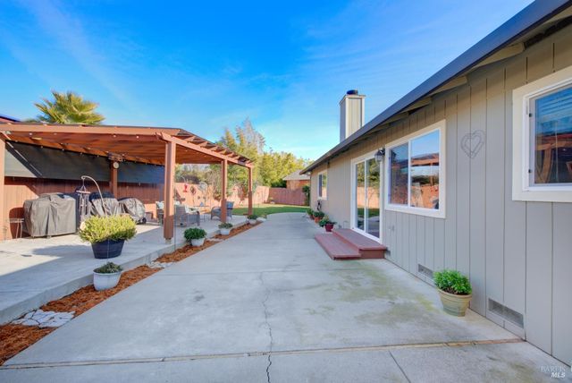 1404 Donner Ct, Suisun City, CA 94585