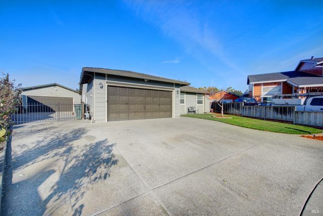 1404 Donner Ct, Suisun City, CA 94585