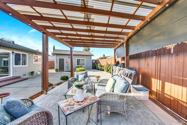 1404 Donner Ct, Suisun City, CA 94585