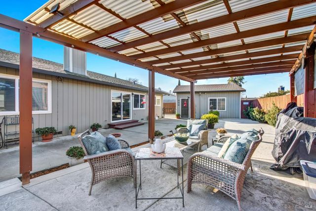 1404 Donner Ct, Suisun City, CA 94585