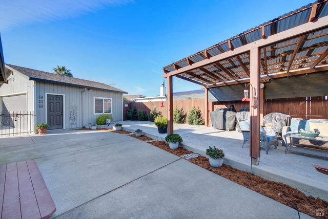 1404 Donner Ct, Suisun City, CA 94585