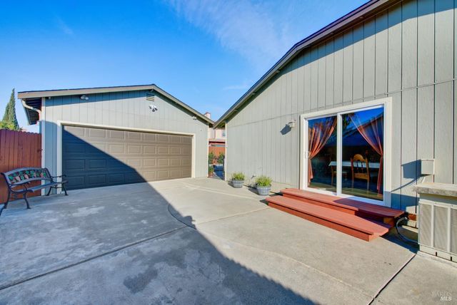 1404 Donner Ct, Suisun City, CA 94585