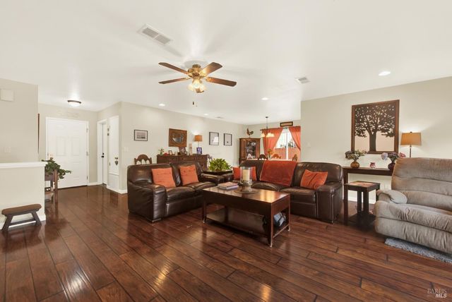 1404 Donner Ct, Suisun City, CA 94585