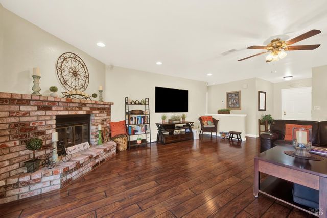 1404 Donner Ct, Suisun City, CA 94585