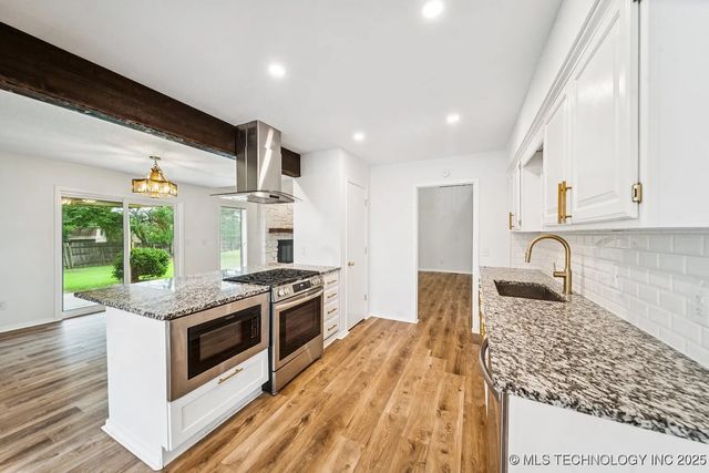 6947 S 30th West Avenue, Tulsa, OK 74132