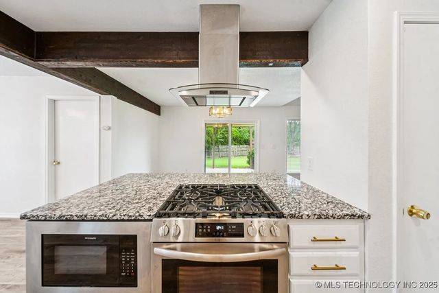 6947 S 30th West Avenue, Tulsa, OK 74132