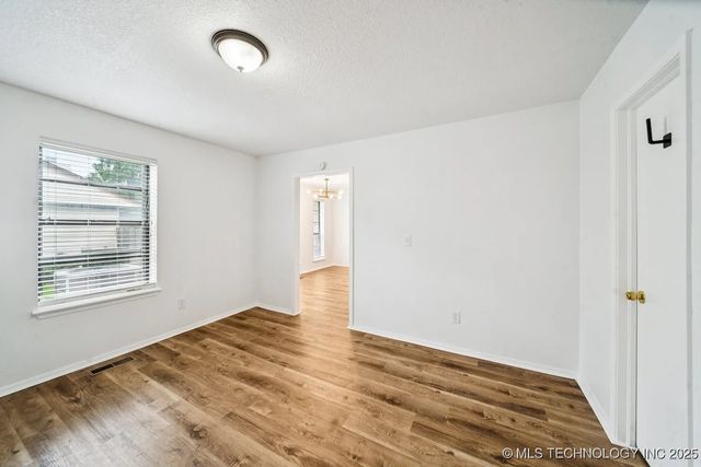 6947 S 30th West Avenue, Tulsa, OK 74132