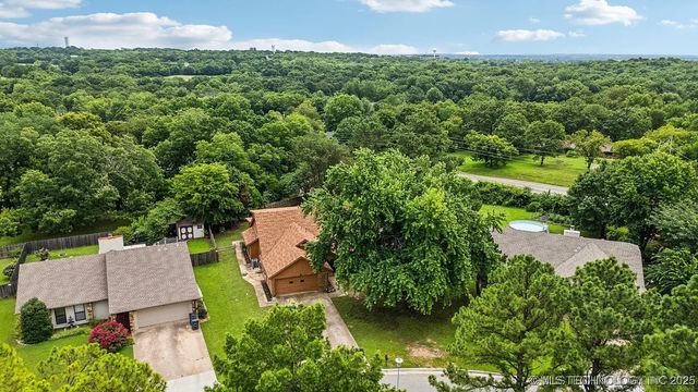 6947 S 30th West Avenue, Tulsa, OK 74132