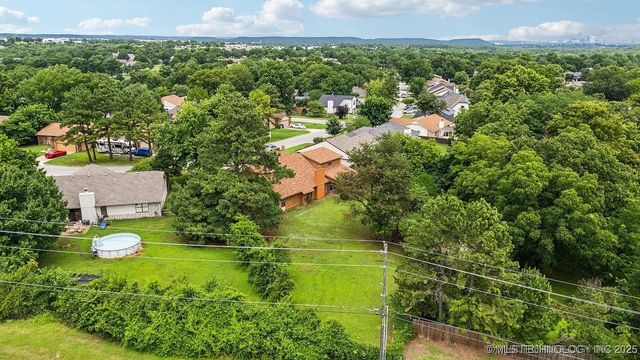 6947 S 30th West Avenue, Tulsa, OK 74132