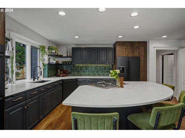 670 PALISADES Dr Se, Salem, OR 97302