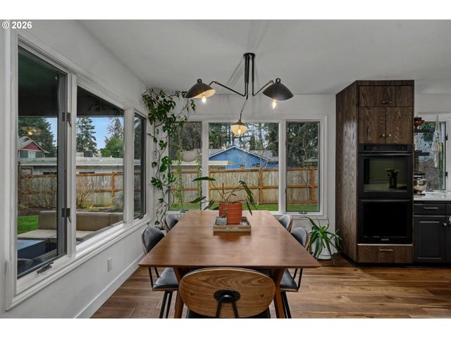 670 PALISADES Dr Se, Salem, OR 97302