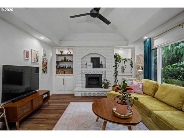 670 PALISADES Dr Se, Salem, OR 97302