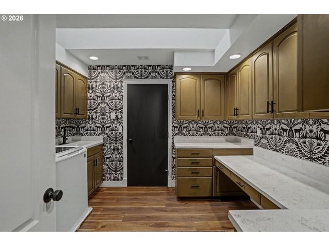 670 PALISADES Dr Se, Salem, OR 97302